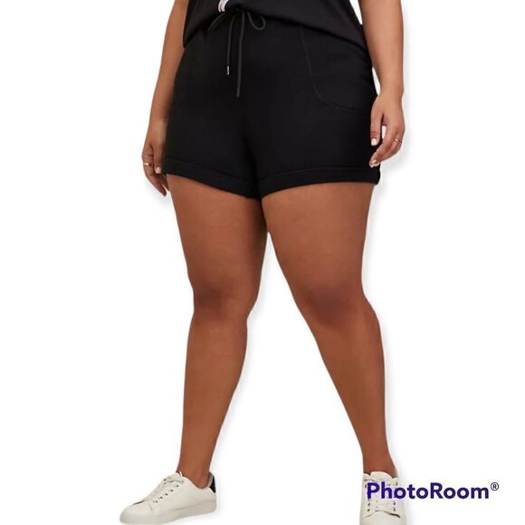 2X 18W 20W Torrid Black Fleece Patch Pocket Short Activewear Lounge Yoga walking - Picture 1 of 9